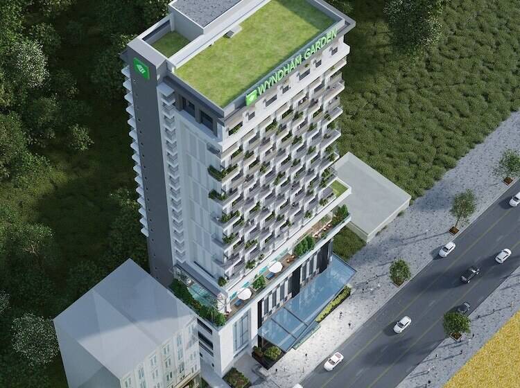 هتل Wyndham Garden Legend Halong