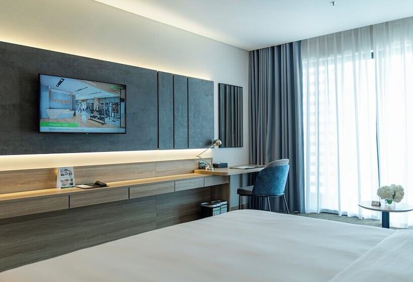 هتل Wyndham Garden Legend Halong