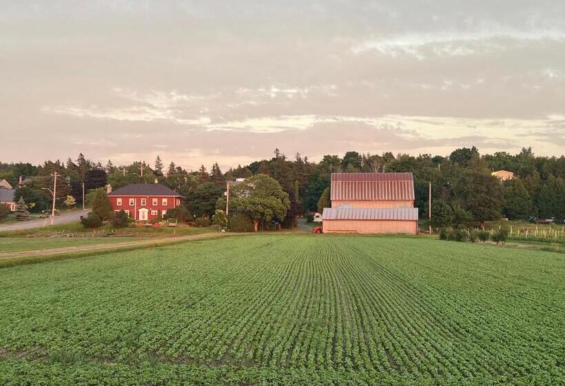 La Maison Rouge Bed & Breakfast La Pocatière