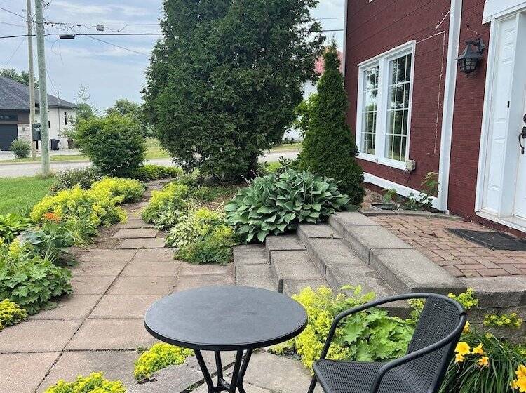 La Maison Rouge Bed & Breakfast La Pocatière