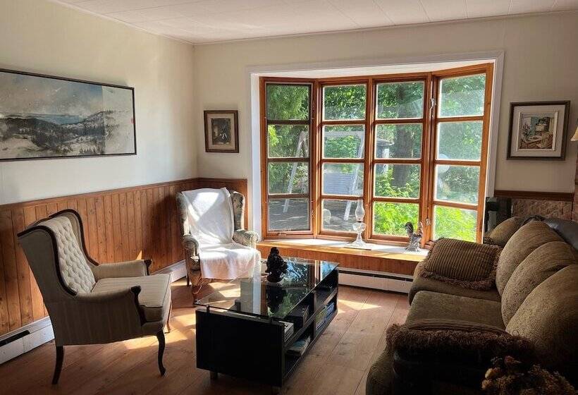 La Maison Rouge Bed & Breakfast La Pocatière