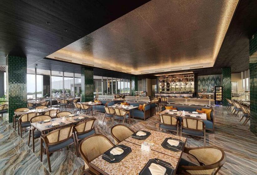 Oakwood Hotel & Apartments Grand Batam