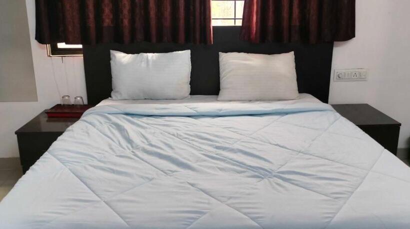 בית מלון כפרי O Eternity Shivay