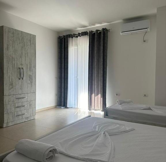 펜션 Apartments In Zaharia Residence