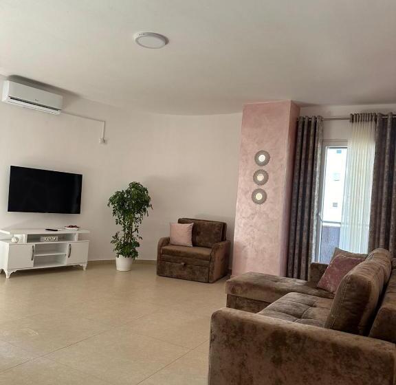 펜션 Apartments In Zaharia Residence