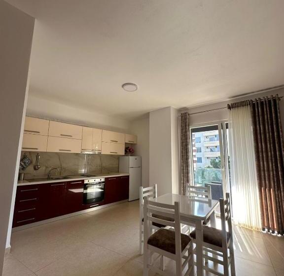 펜션 Apartments In Zaharia Residence