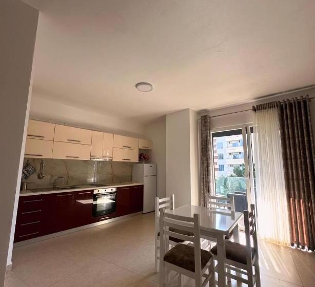 펜션 Apartments In Zaharia Residence