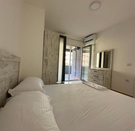 펜션 Apartments In Zaharia Residence