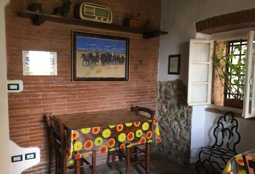 بنسيون La Corte Di Ardengo