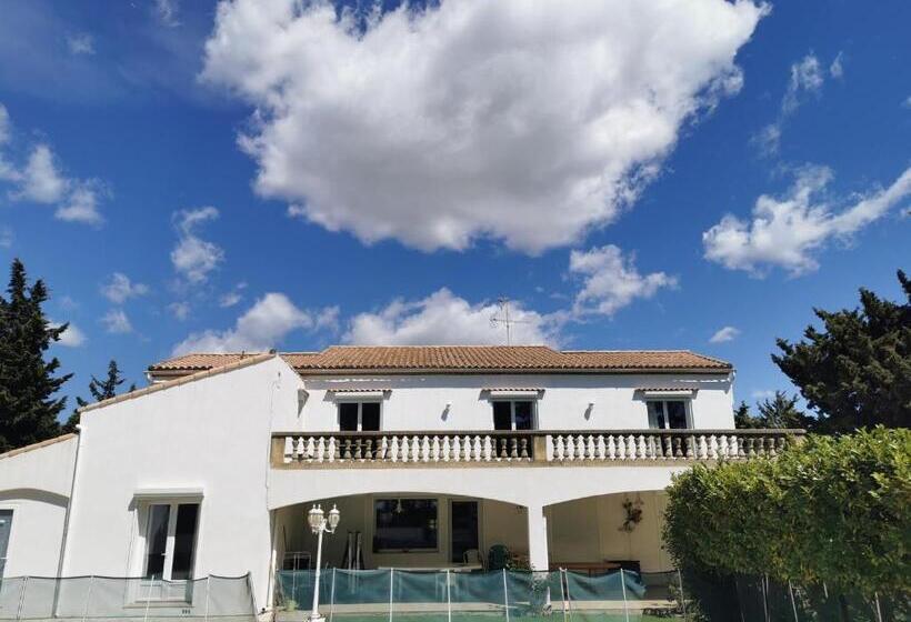 پانسیون Masbonoeil