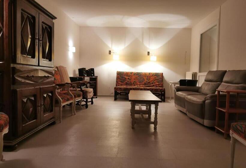 پانسیون Masbonoeil