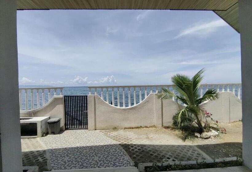 펜션 Sea Breeze Beachfront Villa Cebu