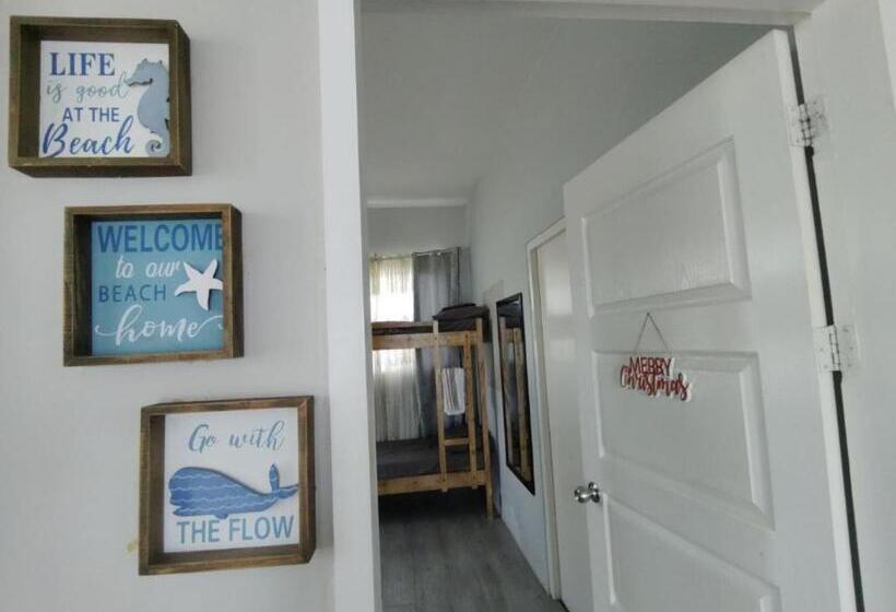 펜션 Sea Breeze Beachfront Villa Cebu