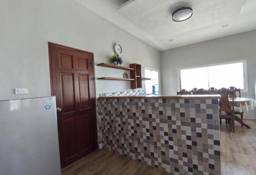 펜션 Sea Breeze Beachfront Villa Cebu