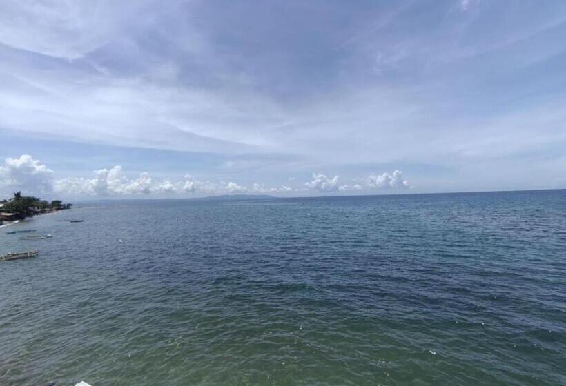 펜션 Sea Breeze Beachfront Villa Cebu