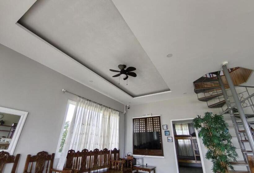 펜션 Sea Breeze Beachfront Villa Cebu