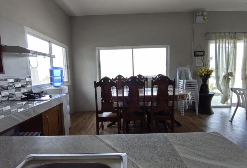 펜션 Sea Breeze Beachfront Villa Cebu