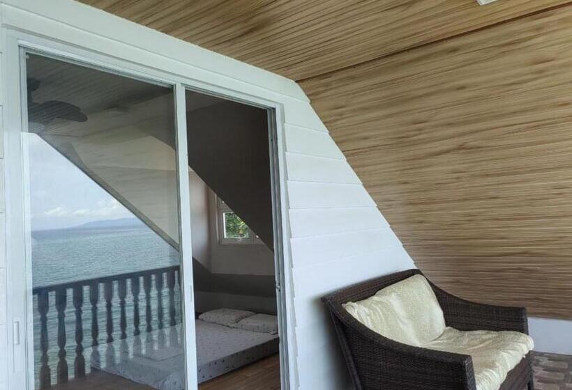 펜션 Sea Breeze Beachfront Villa Cebu