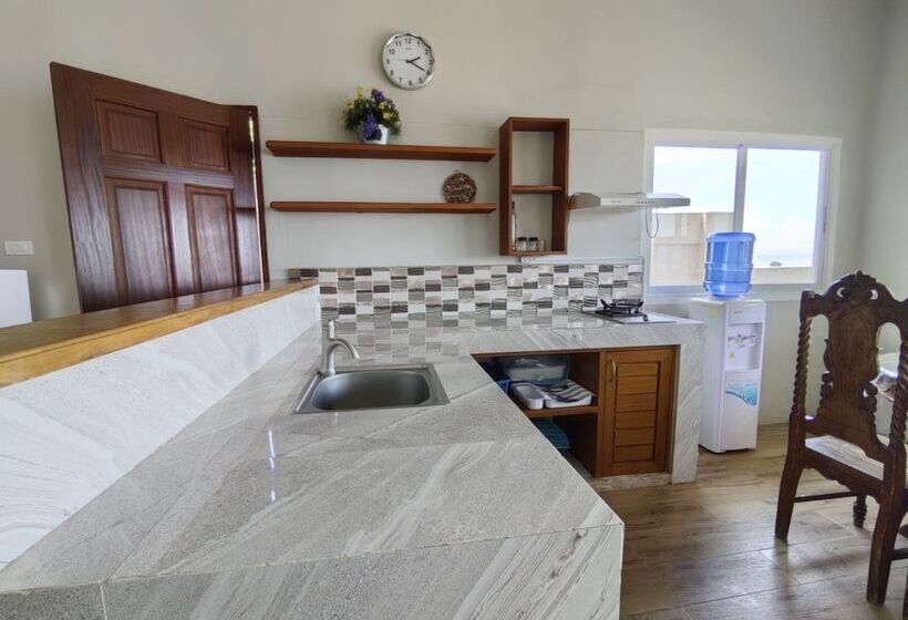 펜션 Sea Breeze Beachfront Villa Cebu