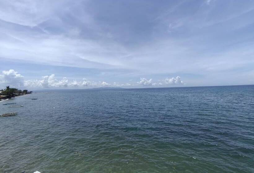 펜션 Sea Breeze Beachfront Villa Cebu