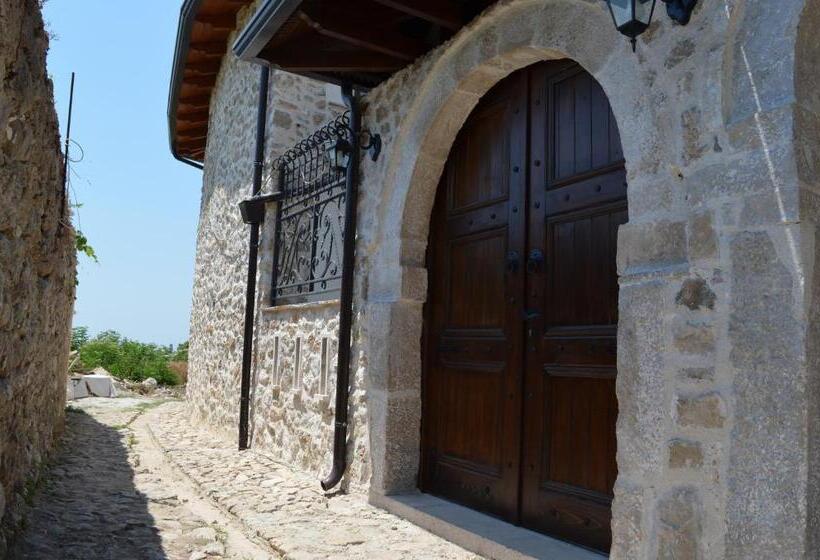 بنسيون The House Of Dollma , Inside Kruja Castle