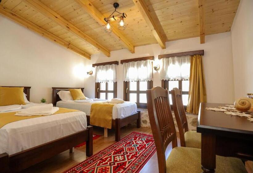 بنسيون The House Of Dollma , Inside Kruja Castle