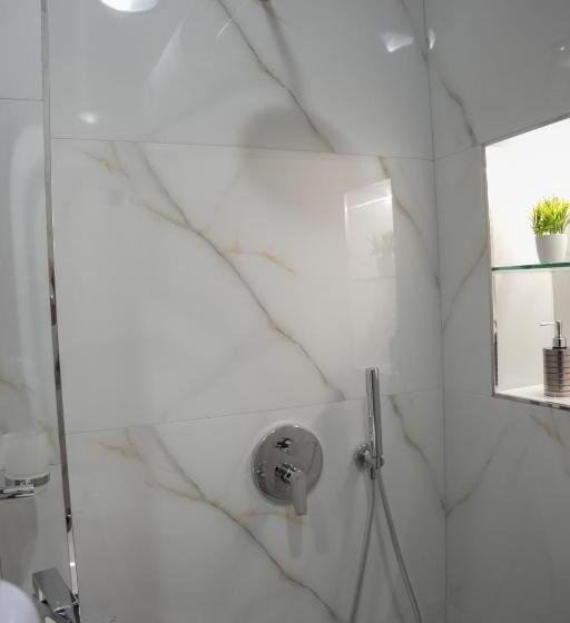 بنسيون The House Of Dollma , Inside Kruja Castle