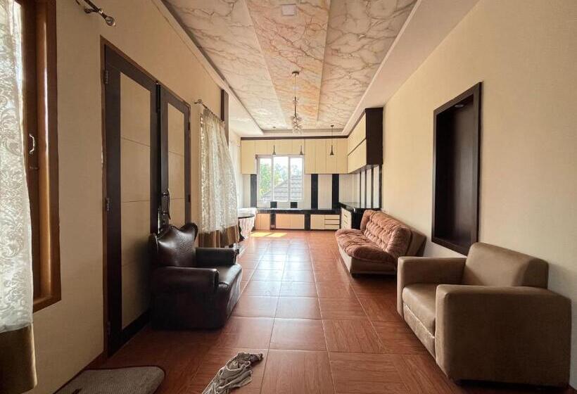 بنسيون Villa Zahira & House 2