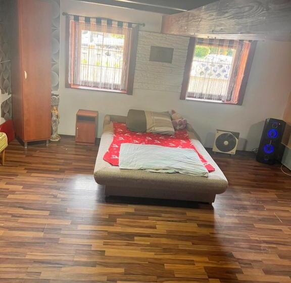 ペンション Yurek Vendégház