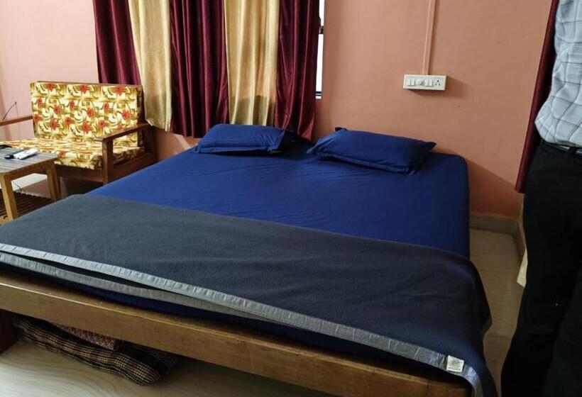 אתר נופש Chaitraban Cottage Alibaug