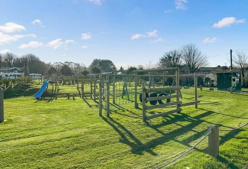 Курорт Hamlet Lodge Retreat At Calloose Holiday Park