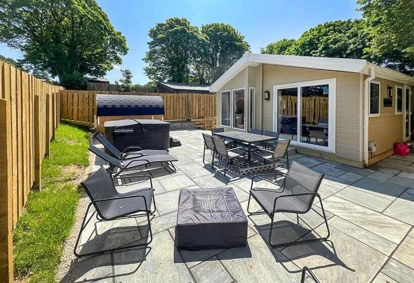 Курорт Hamlet Lodge Retreat At Calloose Holiday Park