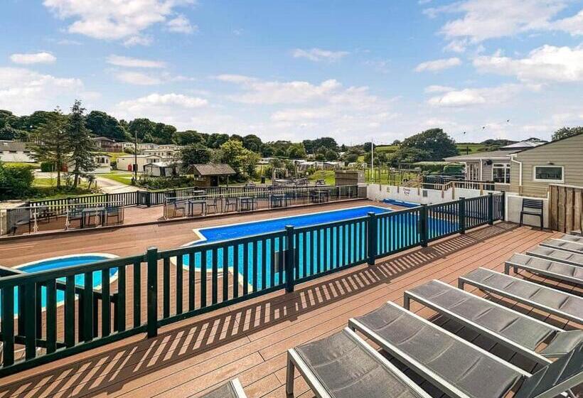 Курорт Hamlet Lodge Retreat At Calloose Holiday Park