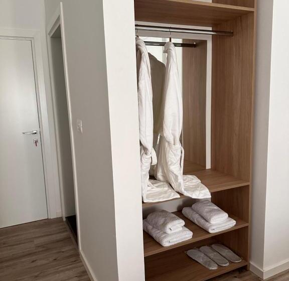 Riviera Hotel City Center