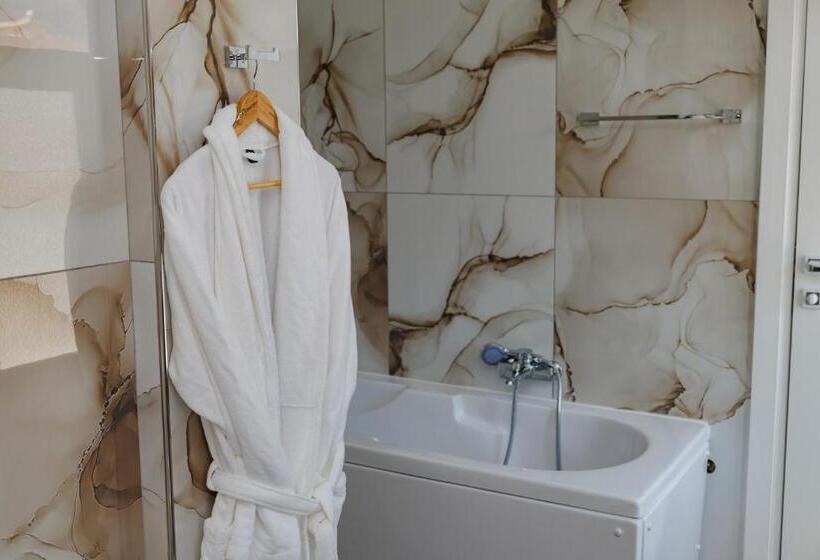 Riviera Hotel City Center