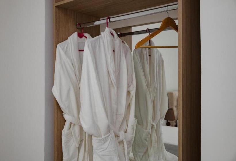 Riviera Hotel City Center