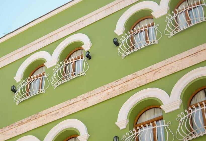 Riviera Hotel City Center