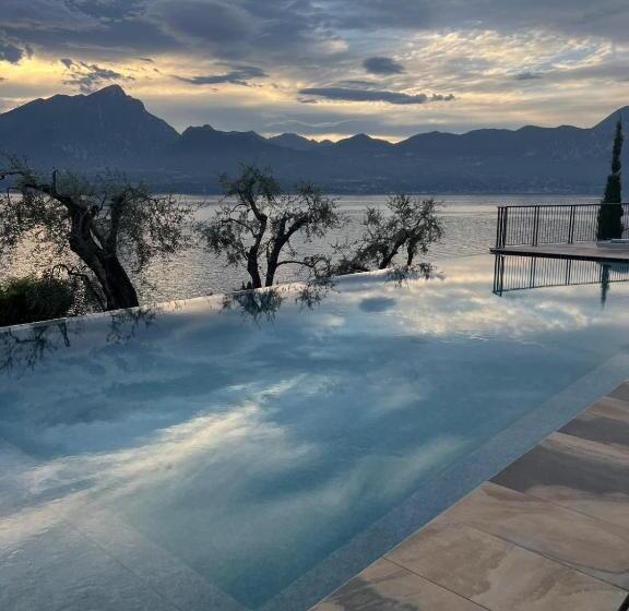 Sky View Garda Lake By Hotel Galvani