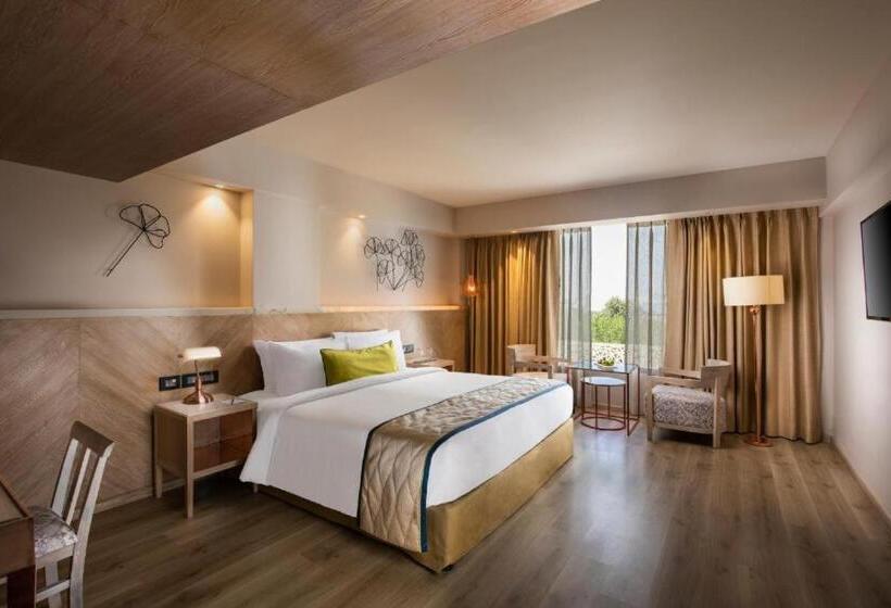 Airport Hotel Tulip Suites