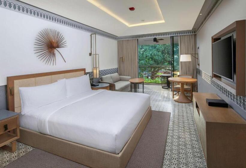 Airport Hotel Tulip Suites