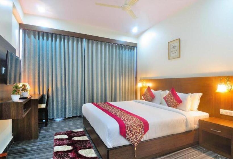 Airport Hotel Tulip Suites