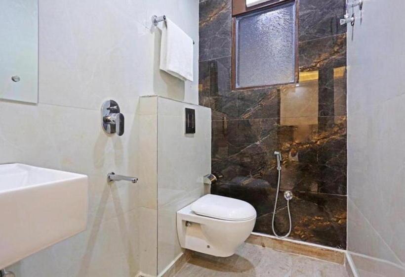 Airport Hotel Tulip Suites