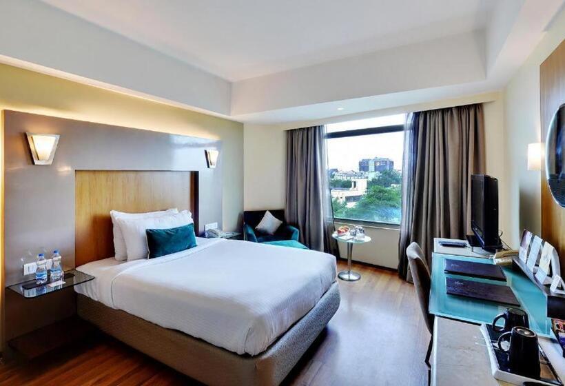 Airport Hotel Tulip Suites