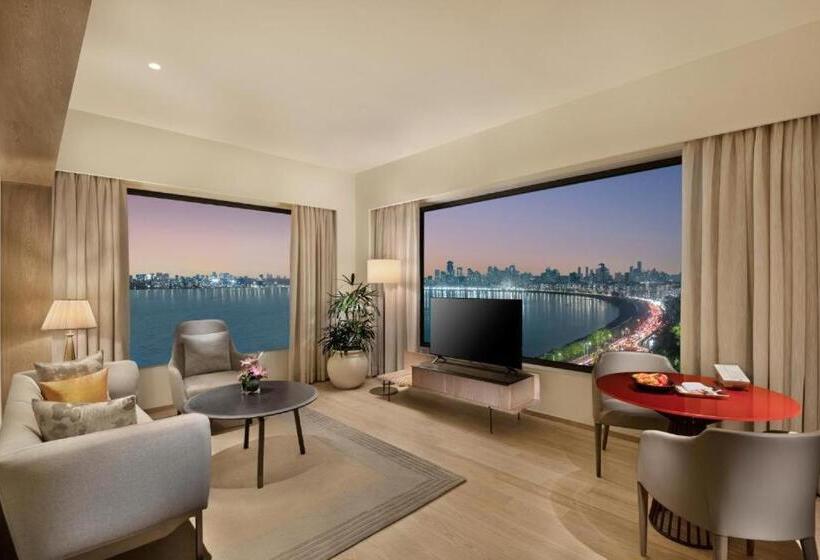 Airport Hotel Tulip Suites