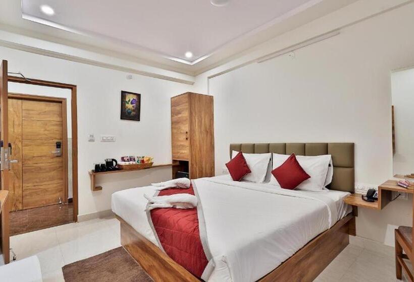 Airport Hotel Tulip Suites