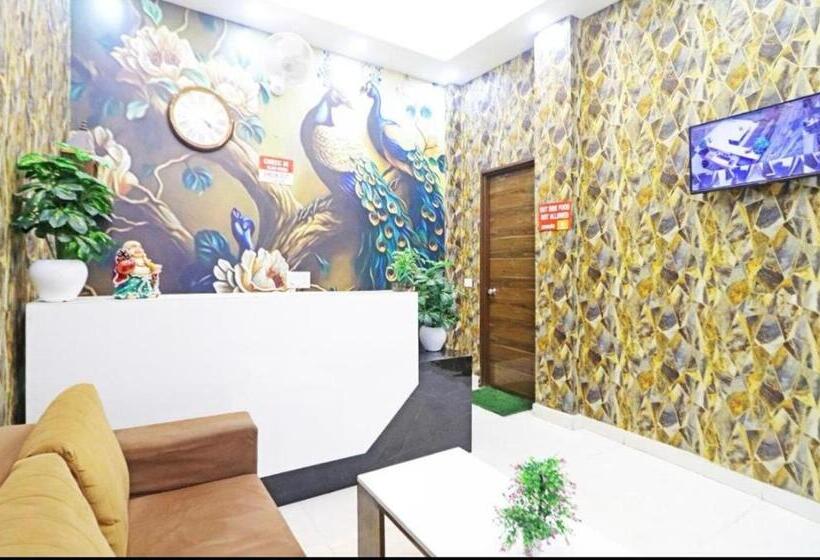 Airport Hotel Tulip Suites