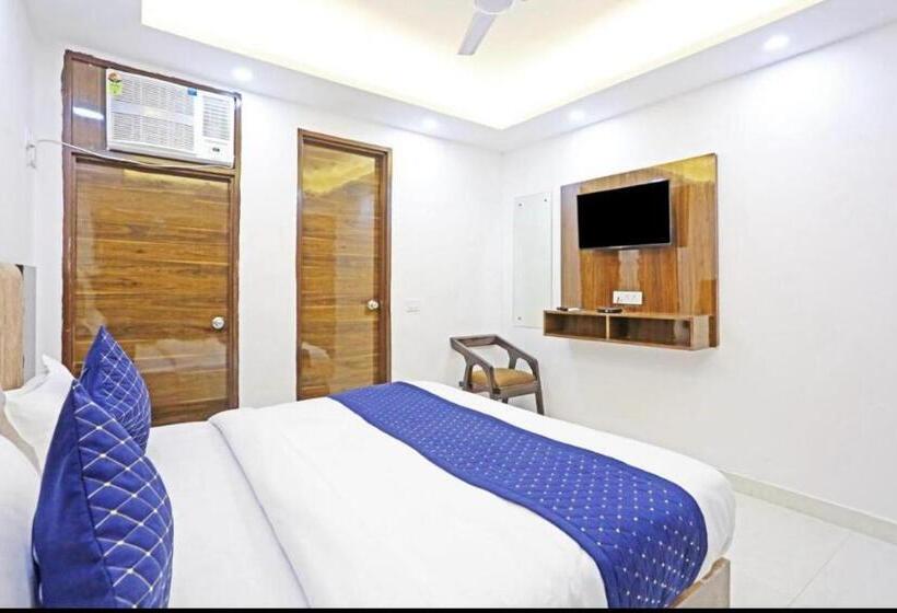 Airport Hotel Tulip Suites