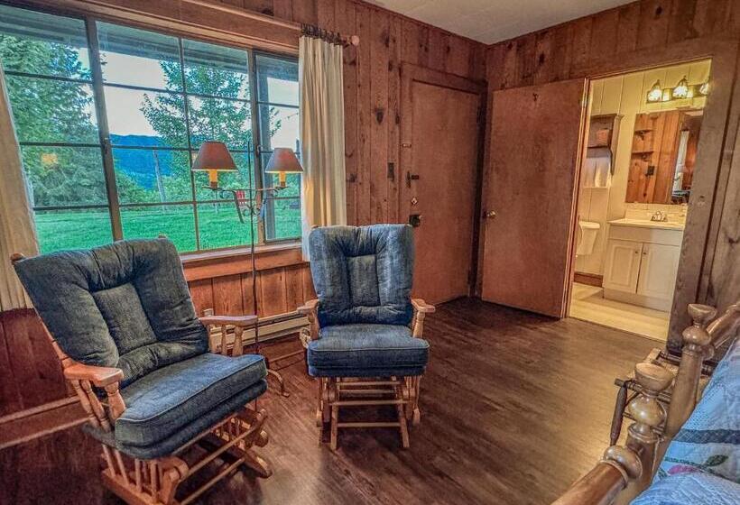 הוסטל Hemlock Inn