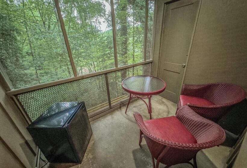 הוסטל Hemlock Inn