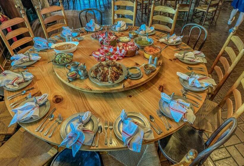 הוסטל Hemlock Inn